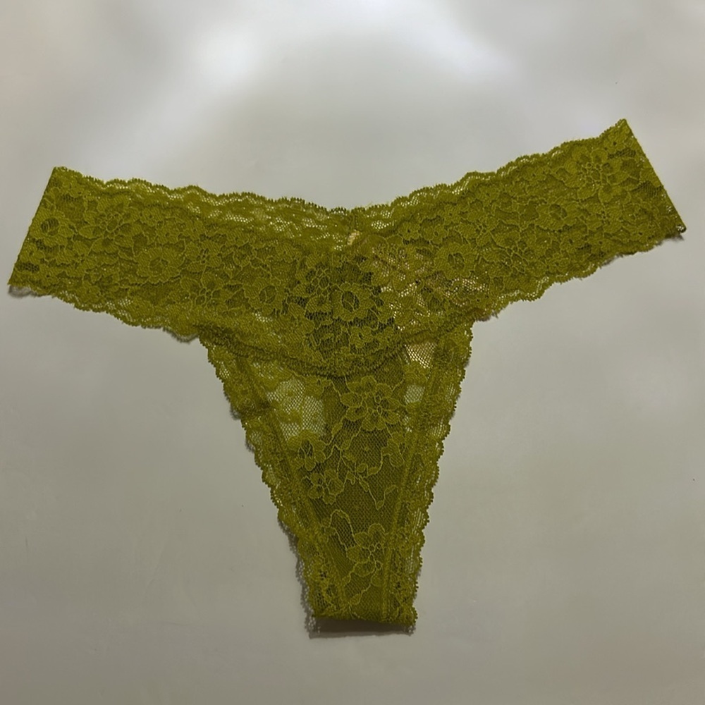 โจ๐NWT Victoria's Secret Lace Thong Panty S/P - Chartreuse Green โจ๐ - Picture 10 of 16